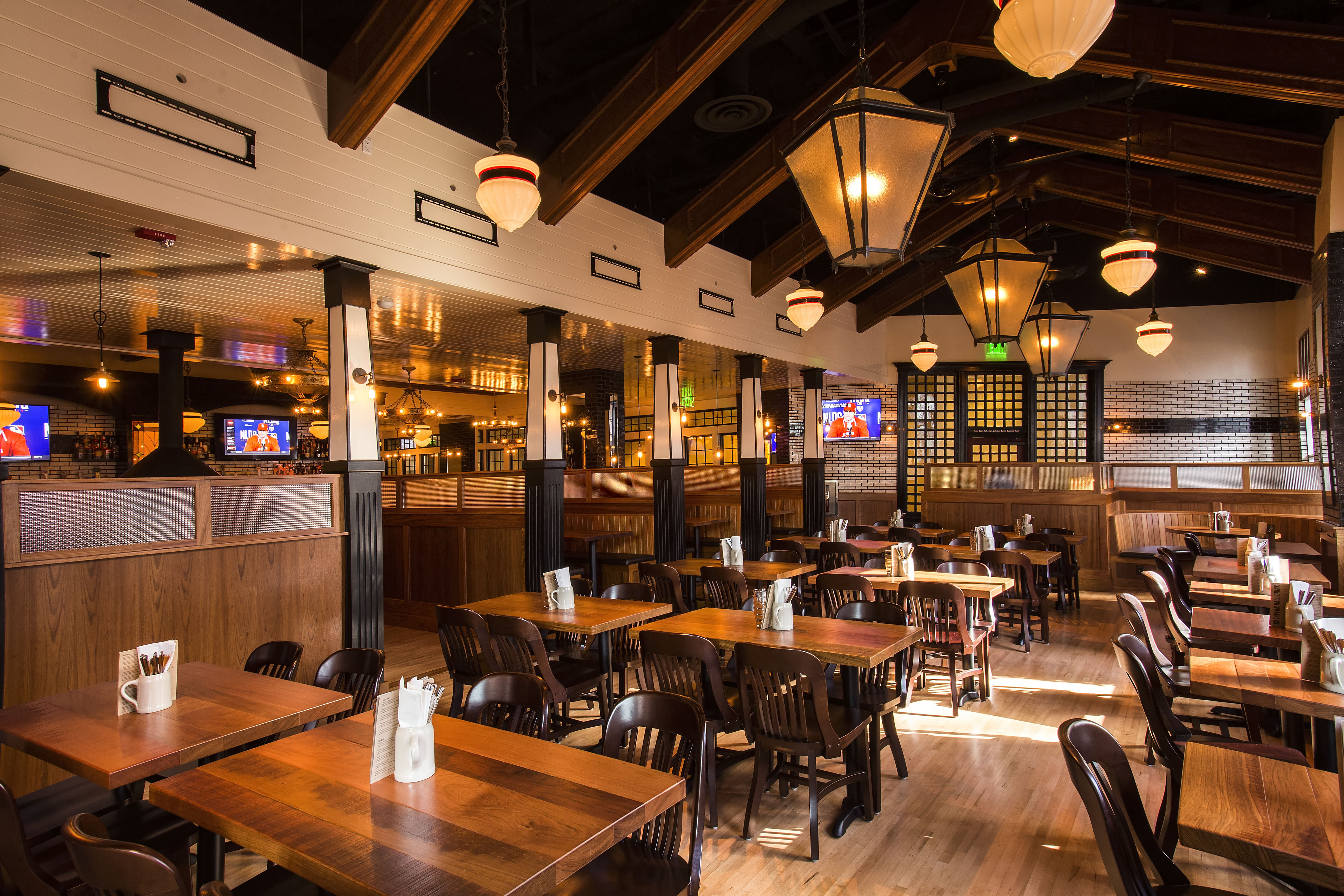 Tavern Hall, Bellevue Square Wilcox Construction